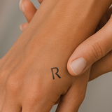 R - Hoofdletter Tatoeage