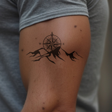 Berg en kompas Tatoeage