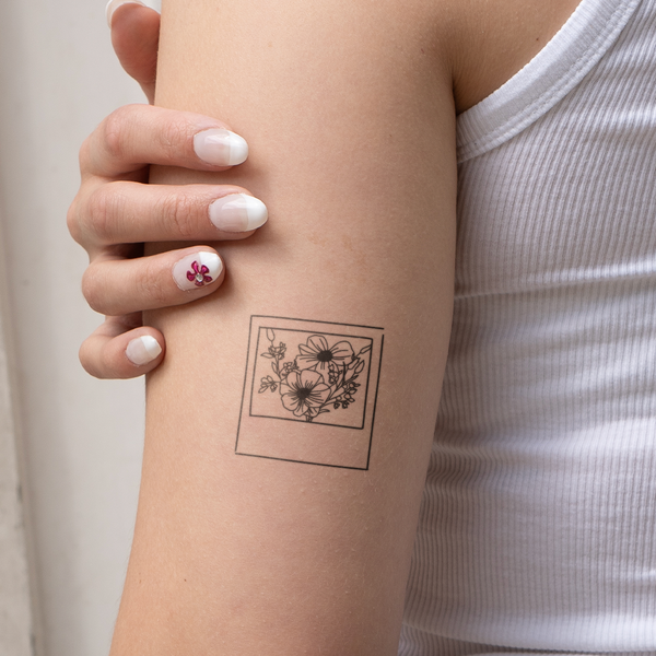 Bloemen Polaroid Tatoeage